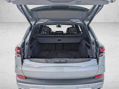 Gray 2024 BMW X5 xDrive40i