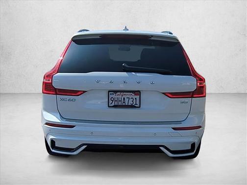 2023 Volvo XC60 B5 Plus Dark Theme