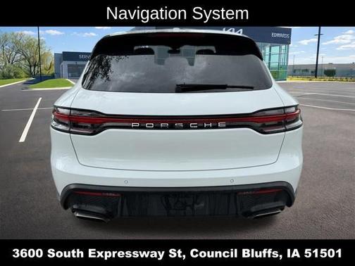 White 2022 Porsche Macan Macan