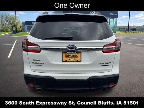 Crystal White Pearl 2022 Subaru Ascent Limited 8-Passenger