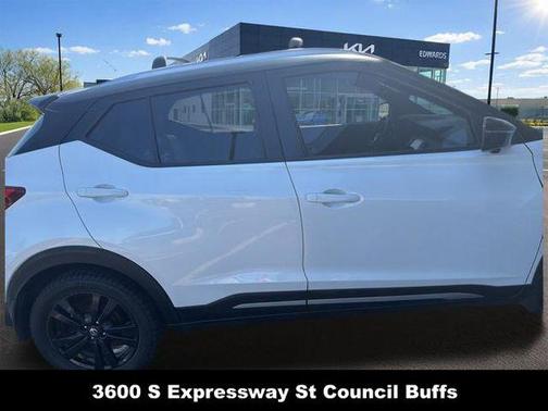 Aspen White Tricoat 2019 Nissan Kicks SR