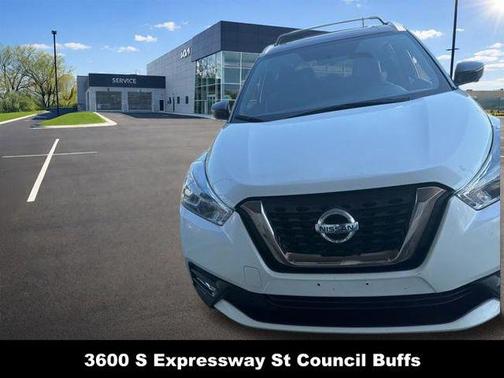 Aspen White Tricoat 2019 Nissan Kicks SR