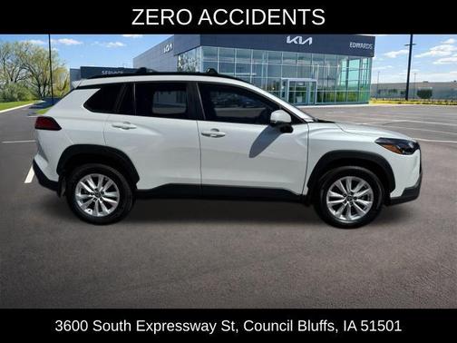 Wind Chill Pearl 2024 Toyota Corolla Cross LE