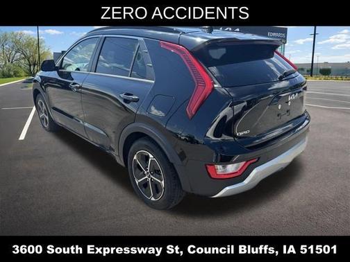 Aurora Black Pearl 2023 Kia Niro EX