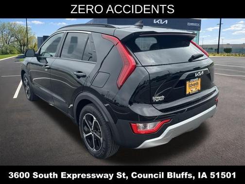 Aurora Black Pearl 2023 Kia Niro EX