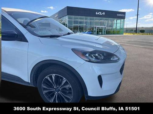Star White Metallic Tri-Coat 2021 Ford Escape SE