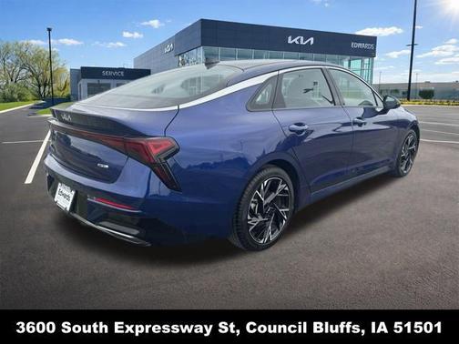 Yacht Blue 2025 Kia K5 GT-Line
