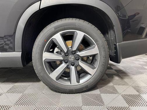 2025 Honda Pilot Touring 8-Passenger