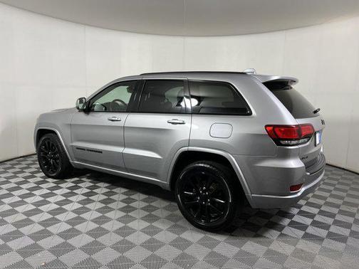 2017 Jeep Grand Cherokee Altitude