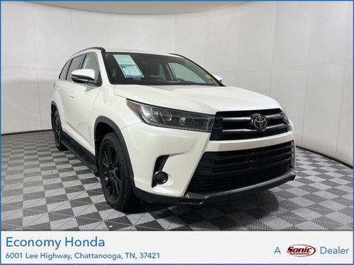 2019 Toyota Highlander SE