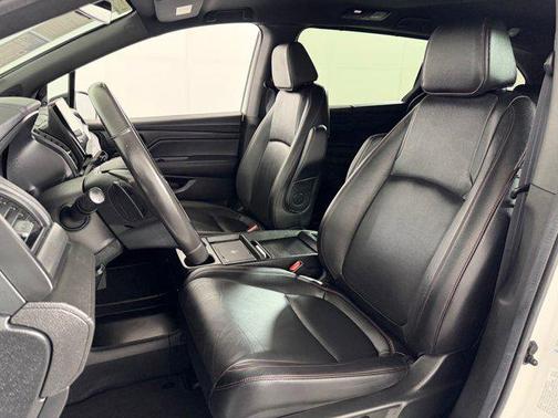 Platinum White Pearl 2025 Honda Odyssey Sport-L