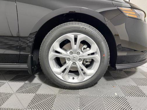 2025 Honda Accord LX 1.5T