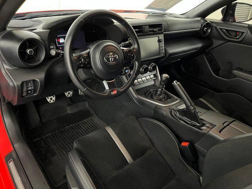 2024 Toyota GR86 Premium