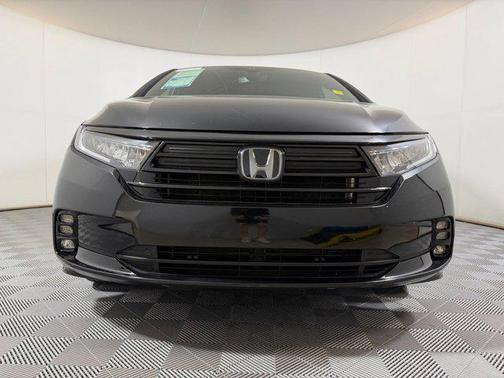 Crystal Black Pearl 2024 Honda Odyssey Sport