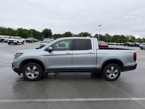 Crystal Black Pearl 2025 Honda Ridgeline RTL
