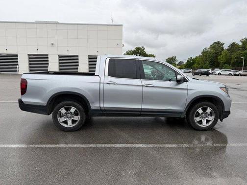 Crystal Black Pearl 2025 Honda Ridgeline RTL
