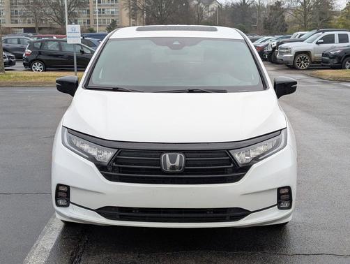 Platinum White Pearl 2024 Honda Odyssey Sport