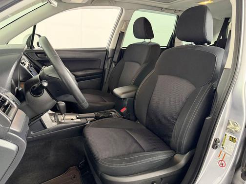 Ice Silver Metallic 2018 Subaru Forester 2.5i Premium