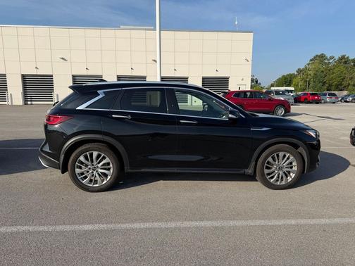Black Obsidian 2024 INFINITI QX50 LUXE