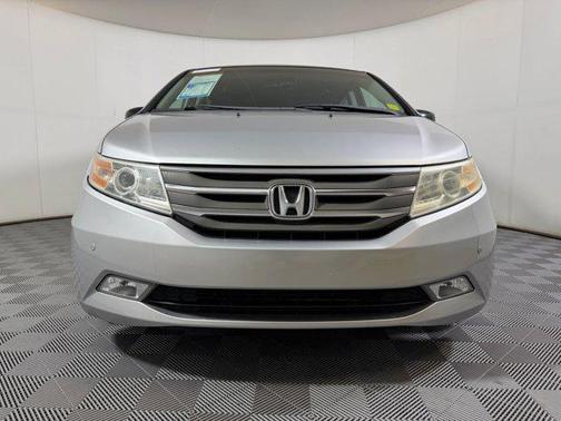 Alabaster Silver Metallic 2011 Honda Odyssey Touring
