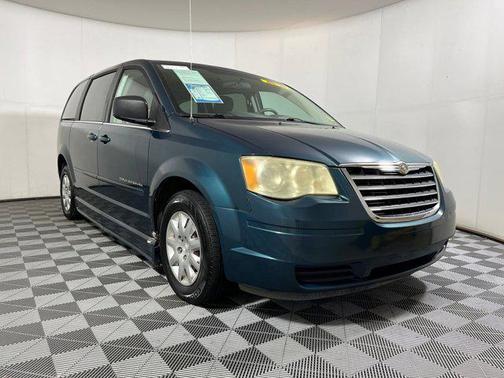 2009 Chrysler Town & Country LX