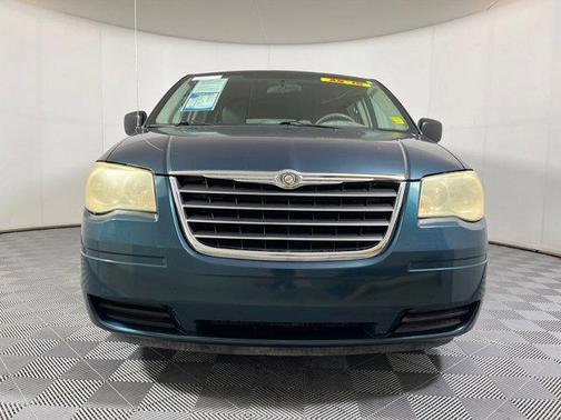 2009 Chrysler Town & Country LX