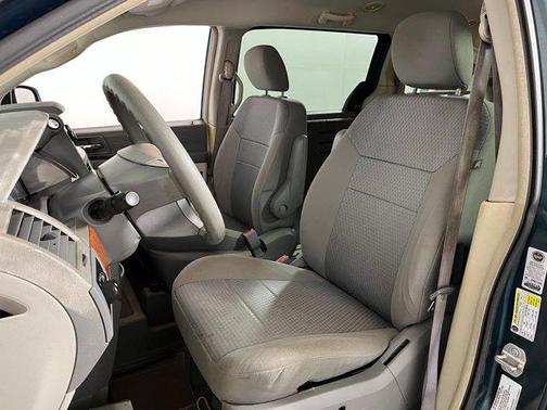 2009 Chrysler Town & Country LX