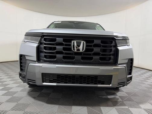 Solar Silver Metallic 2026 Honda Pilot EX-L