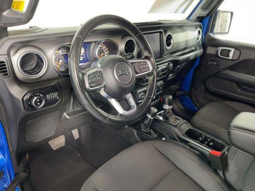 2022 Jeep Gladiator Overland