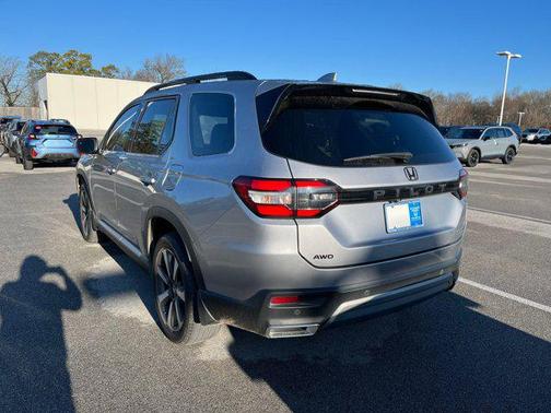 2023 Honda Pilot Touring 8-Passenger