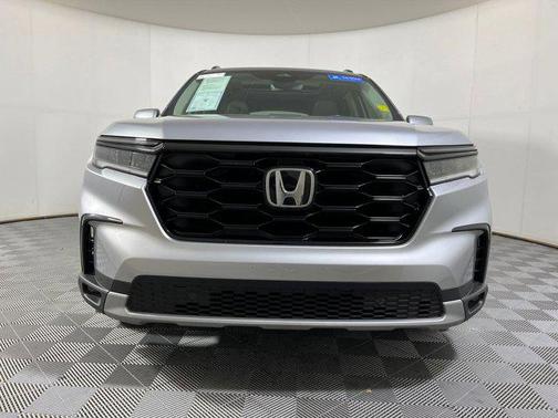 2023 Honda Pilot Touring 8-Passenger