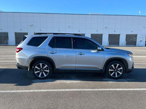 2023 Honda Pilot Touring 8-Passenger
