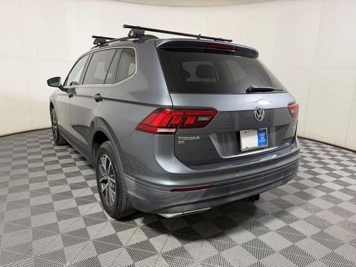 Platinum Gray Metallic 2019 Volkswagen Tiguan 2.0T SE 4MOTION