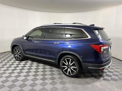 2022 Honda Pilot Touring 8-Passenger