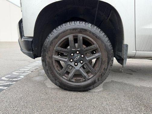 Silver Ice Metallic 2021 Chevrolet Silverado 1500 LT Trail Boss