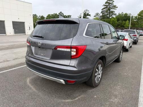 Modern Steel Metallic 2022 Honda Pilot 2WD EX-L
