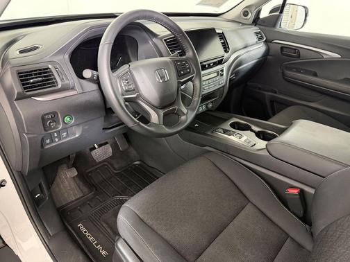 Platinum White Pearl 2025 Honda Ridgeline Sport