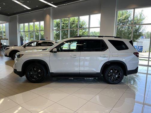 2025 Honda Pilot Touring 8-Passenger