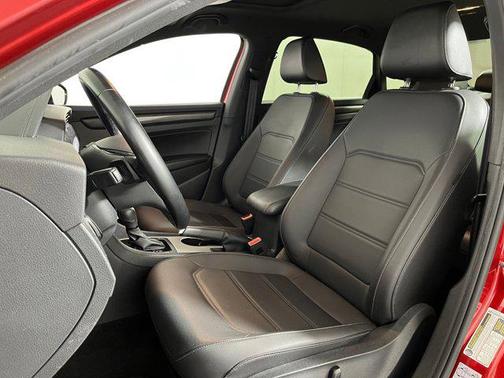 2022 Volkswagen Passat 2.0T R-Line