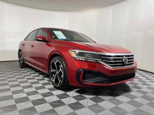 2022 Volkswagen Passat 2.0T R-Line