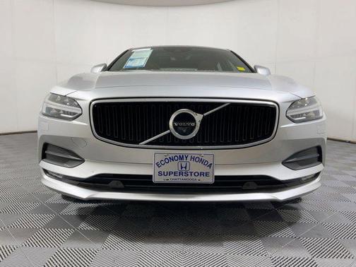2018 Volvo S90 T6 Momentum