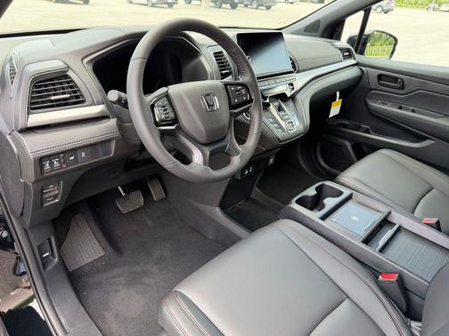Crystal Black Pearl 2026 Honda Odyssey Sport-L