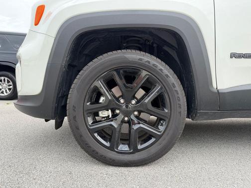 Alpine White Clearcoat 2023 Jeep Renegade Altitude