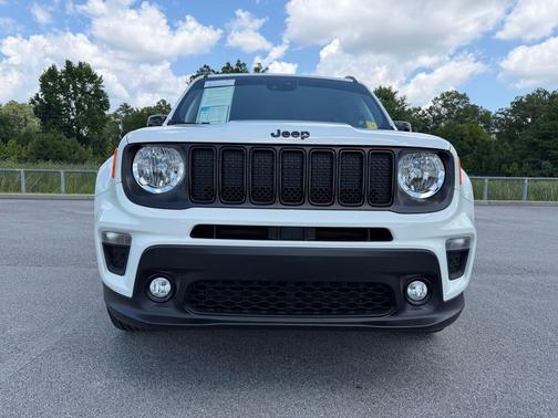 Alpine White Clearcoat 2023 Jeep Renegade Altitude