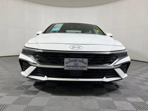 2025 Hyundai ELANTRA SEL