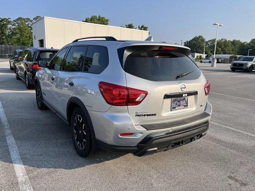 2020 Nissan Pathfinder SL 2WD