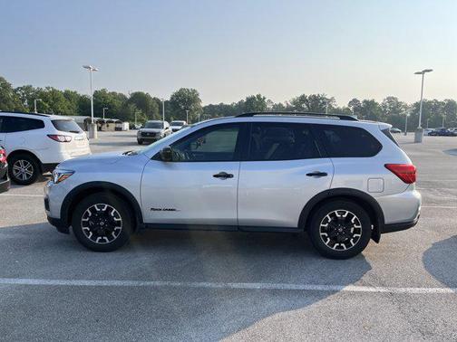 2020 Nissan Pathfinder SL 2WD