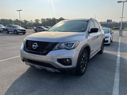 2020 Nissan Pathfinder SL 2WD
