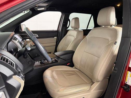 RUBY RED METALLIC TINTED CC 2018 Ford Explorer Limited