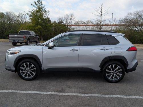 2022 Toyota Corolla Cross XLE